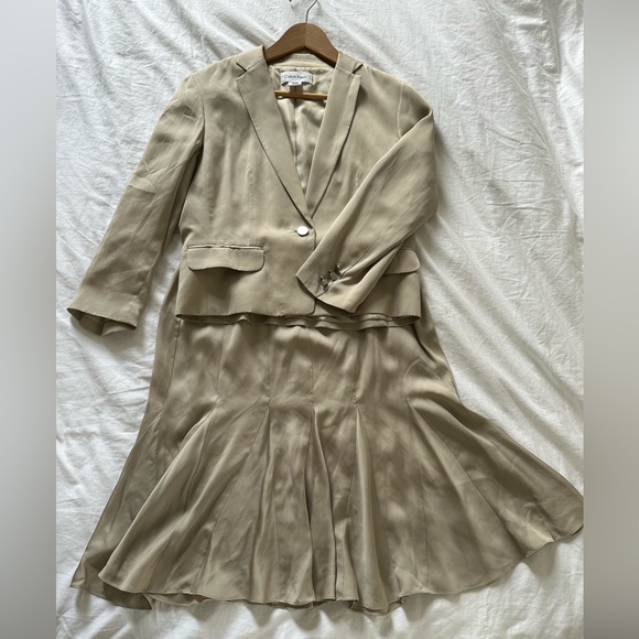 Calvin Klein silk skirt with godet ruffles, size 6, champagne - Picture 9 of 10